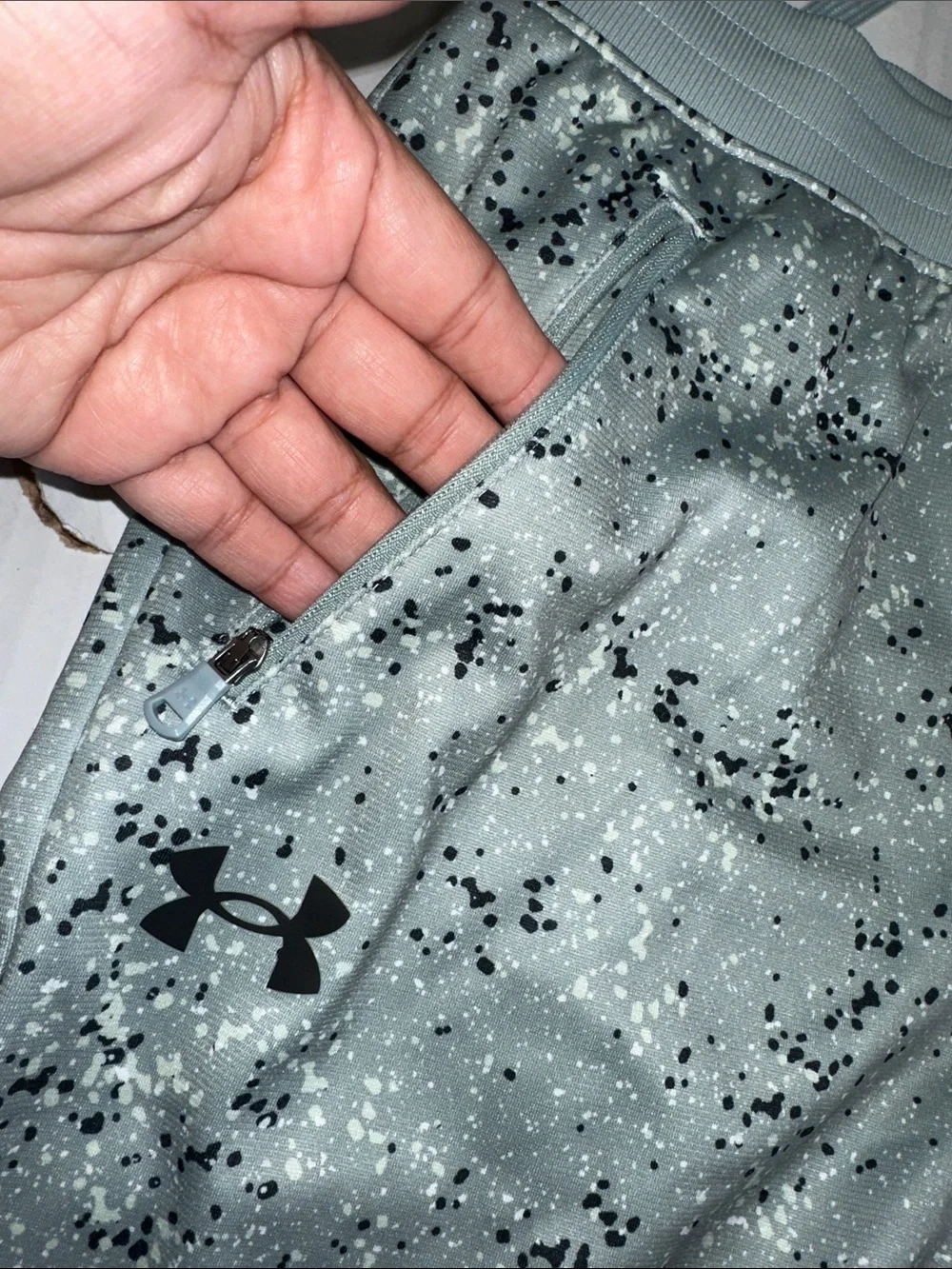 Under Armour Youth Boys Jogger Pants Loose Fit Size Large NWT Speckled Pennant